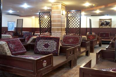 رستوران سنتی گنجنامه همدان