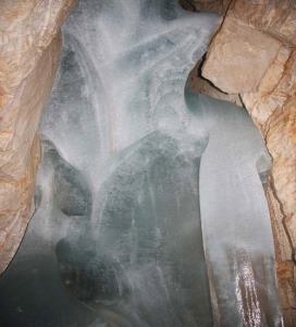 غار یخ ( یخ دنا )