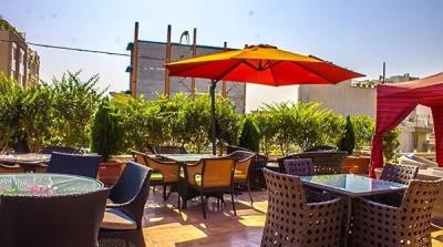 كافه رستوران اردیبهشت