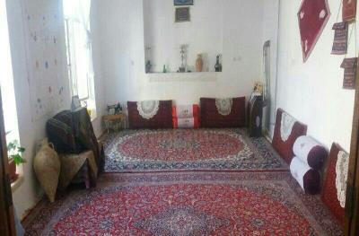 اقامتگاه بومگردی نرگس مزینان