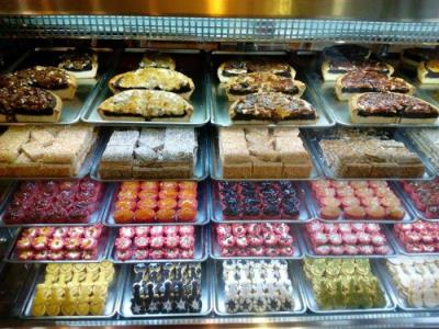 شیرینی سرای مهدیس تهران