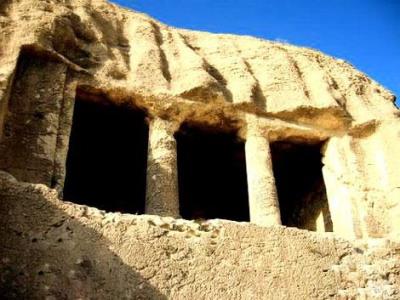دخمه سنگی فقرگاه