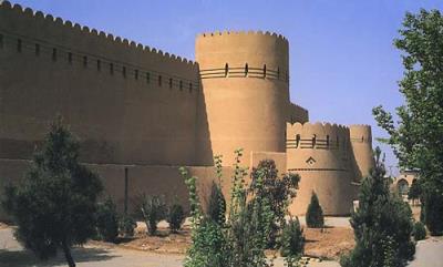 برج و باروی قدیم یزد