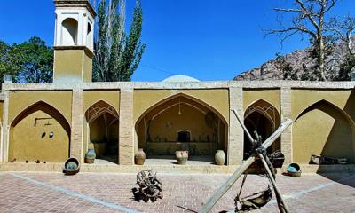 حسینیه و آب انبار حاج عبد الباقی نراق