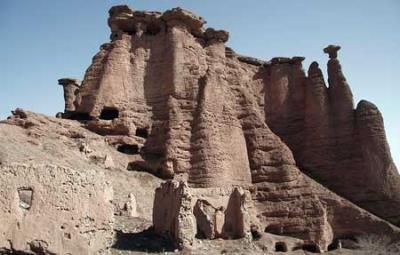 قلعه بهستان، كهن دژ زنجان