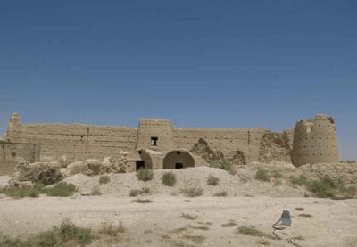 قلعه تاریخی جهان‌آباد سرخه