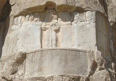 سنگ‌نگاره بهرام دوم و درباریان نقش رستم