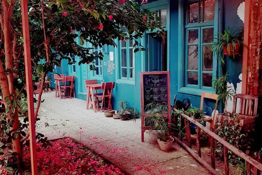 كافه چرخ رشت