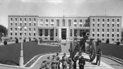 باشگاه افسران وزارت جنگ تهران