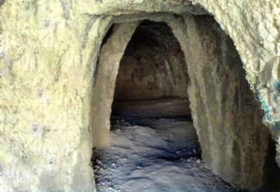 غار گلستان نیر