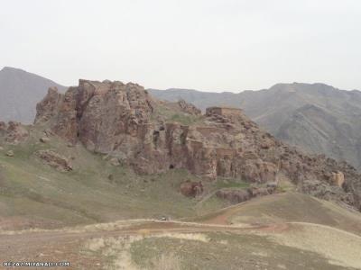 قیز قالاسی (قلعه دختر میانه )