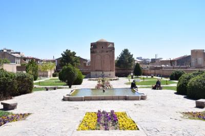 الگوی نگهداری از محوطه آثار تاریخی ؛ از گنبد سرخ تا رصدخانه مراغه