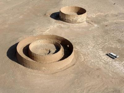 دخمه های شریف آباد