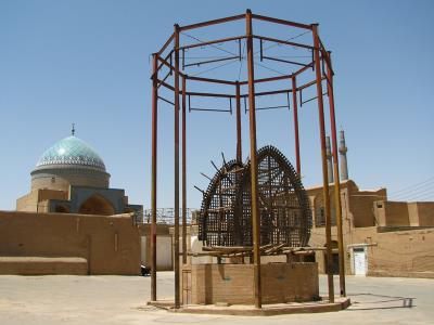 میدان وقت الساعت یزد