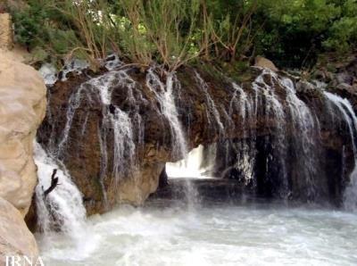 آبشار آب ملخ ، عجیب ترین آبشار ایران