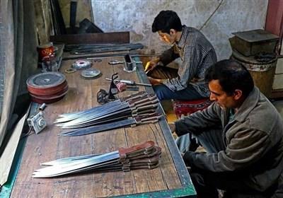 خلق صنایع دستی كه بیشتر مردان به آن می پردازند