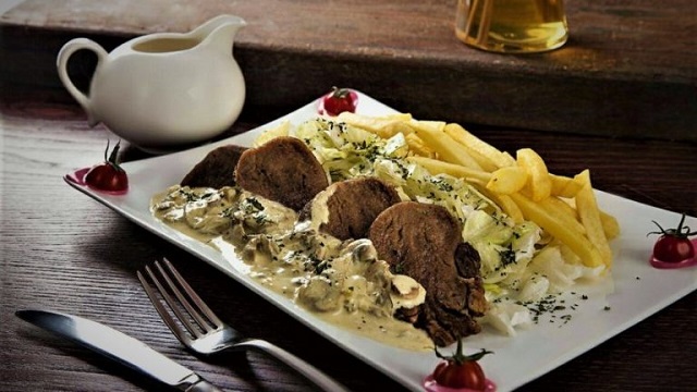 خوراك زبان گاو به سبك رستورانی