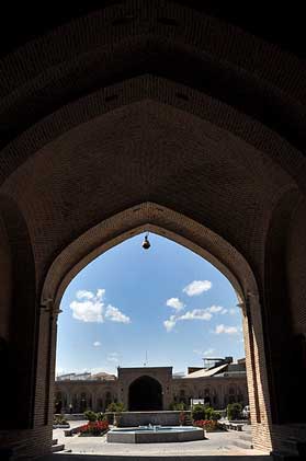 كاروانسرای خانات تهران