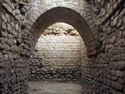 تالار سنگی منیژه