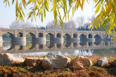 پل مارنان اصفهان، پل باستانی بر روی زاینده رود