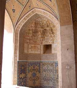 مدرسه ای برای آقا بزرگ