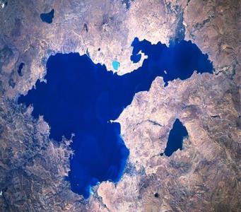 معرفی دریاچه وان، بزرگترین دریاچه تركیه