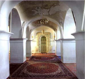 مسجد زیر زمینی
