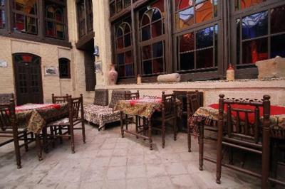 رستوران هتل نیایش شیراز