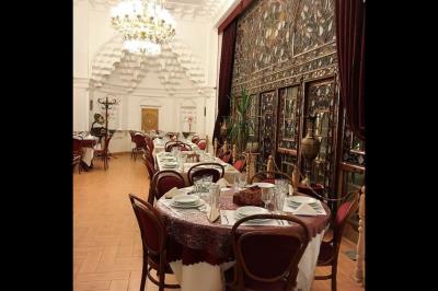 رستوران خانه تاریخی صادقی اردبیل