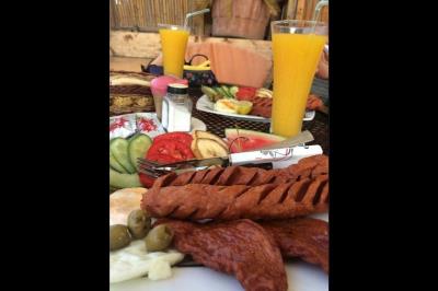 كافه نادری لاهیجان