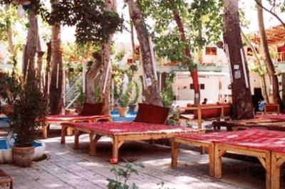 كافه سفره خانه سنتی باغچه سرای یاس تهران