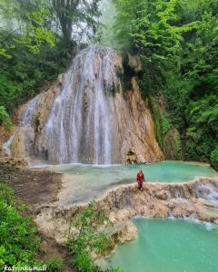 زیباترین آبشار سوادكوه مازندران كجاست؟ / نظر كاترین كمالی