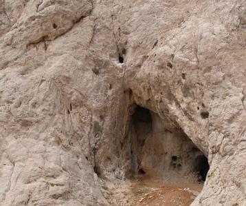 غارهای قلعه بزی مباركه