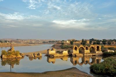 بند قیصر (پل شادروان )