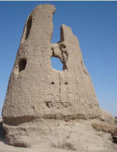 برج وباروی قلعه سرده