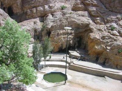 چشمه لادر یكی از جاذبه های دیدنی خمینی شهر اصفهان