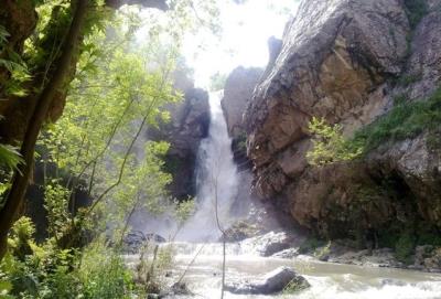 آبشار حكیم باشی