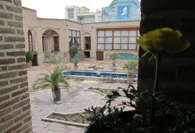 نگارخانه هنر و پایداری قزوین