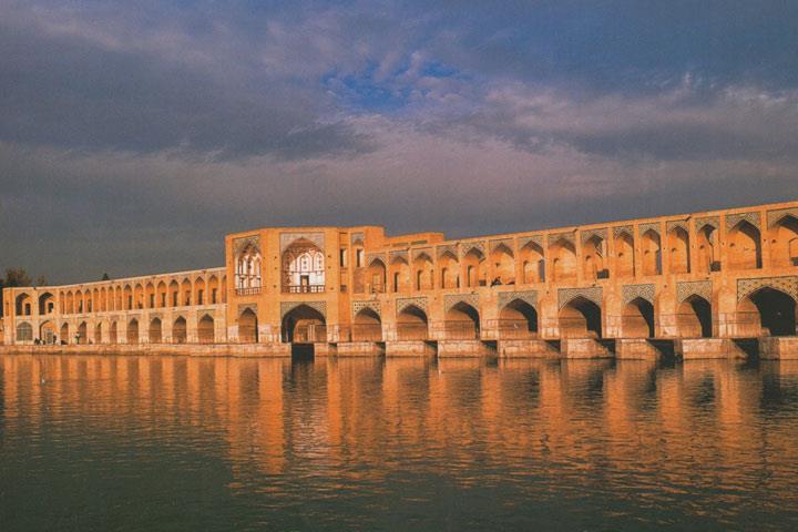 جاهای دیدنی اصفهان و شیراز-0UaEF7lzzk
