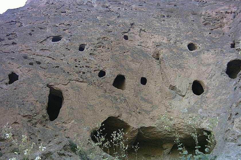 غارهای دستكند آمل-0qMWXR87bm
