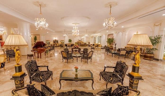 لابی مجلل هتل قصر طلایی مشهد