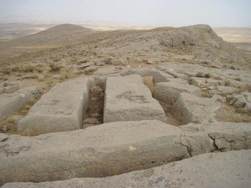 غار و صخره های تاریخی فرهاد تاش (وینسار)-2heovQ41CQ