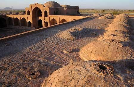 كاروانسرای تاریخی مهر-2jWhs8nAEh