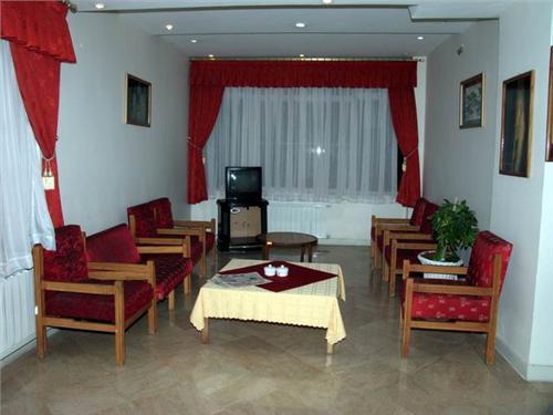 هتل جهانگردی فیروز آباد-2o4q1HnJ0c