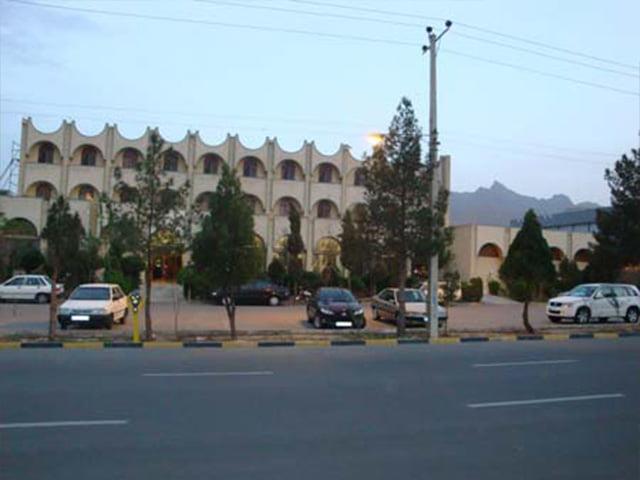 هتل شیركوه تفت-3e5dCaWUvg