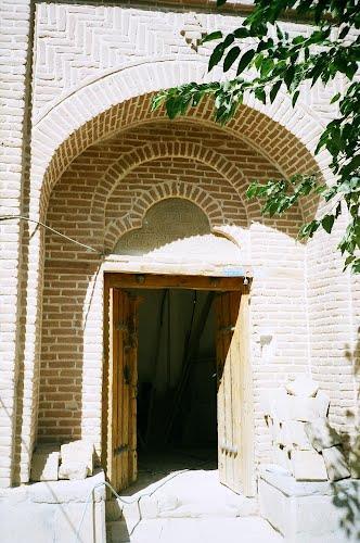 عمارت آزاده قلعه چالشتر-3uGToqpxXg
