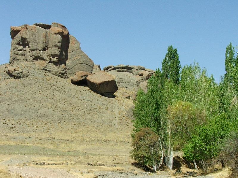 پیكره سنگی بابا داوود عنبران-4Ovfs5p9qP