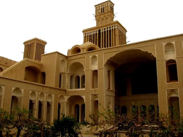 خانه آقازاده تنها خانه دنیا با بادگیر دوطبقه-4QYWLeI3xn