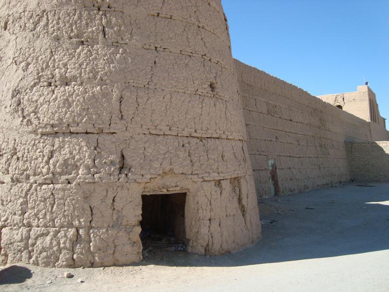 قلعه روستای تیزك-4WUGioR3Y5
