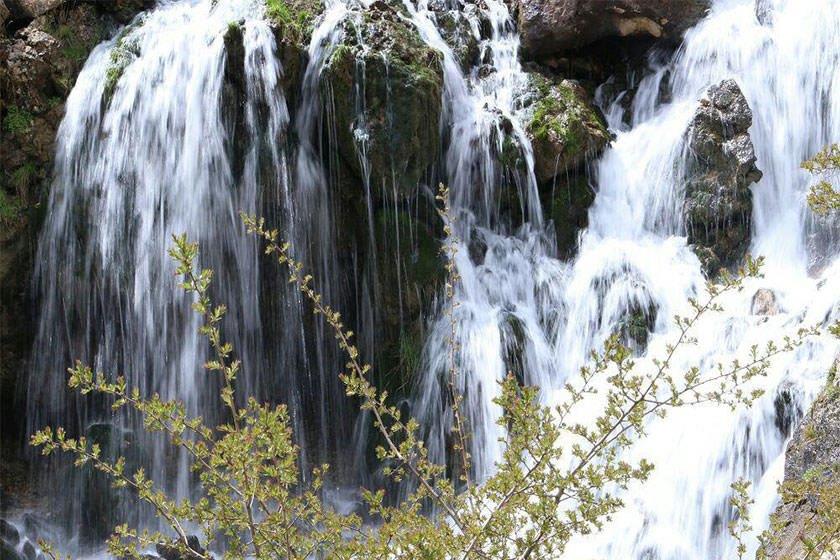 آبشار نره گر اسبو-4qhPvnOMFL